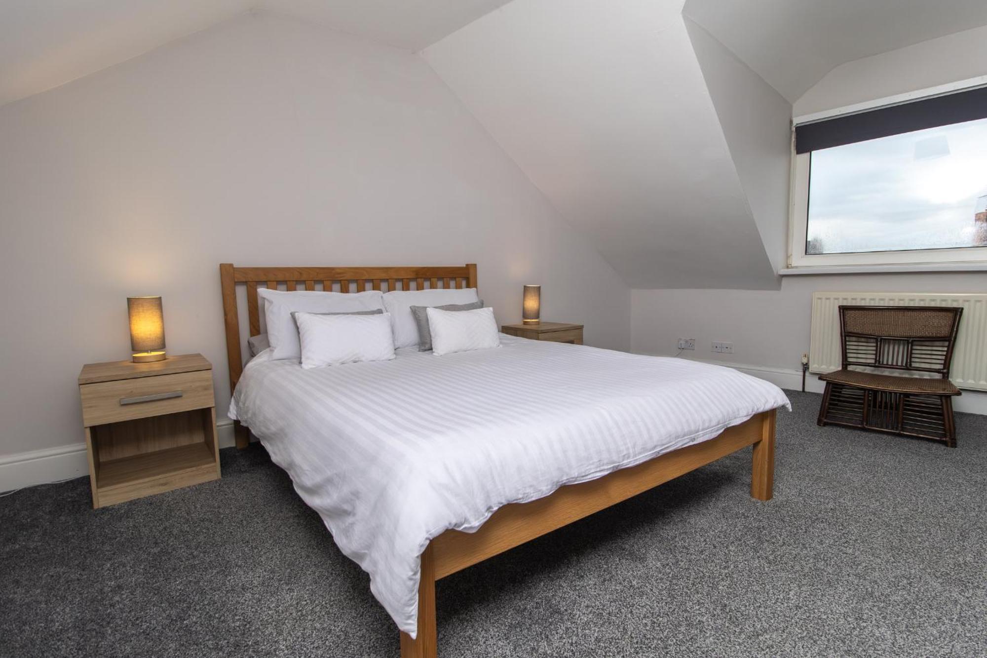 Dwellcome Home Ltd 4 King Bedroom Townhouse, Free Parking, Fast Wifi, Fully Equipped Kitchen, 15 Min Drive To Nissan, 20 Min To Newcastle Sunderland, Ideal For Long Term Contractor Etc Stays, Regular Housekeeping Option - See Our Site For Assurance Саут-Шилдс Экстерьер фото